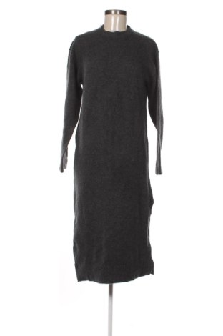 Šaty  Weekday, Veľkosť XS, Farba Sivá, Cena  20,95 €