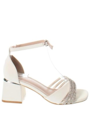 Сандали Unbranded, Размер 36, Цвят Екрю, Цена 26,09 €