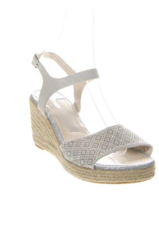 Сандали Unbranded, Размер 37, Цвят Екрю, Цена 28,00 €