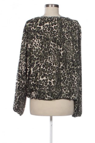 Дамска блуза Unbranded, Размер M, Цвят Многоцветен, Цена 1,02 €
