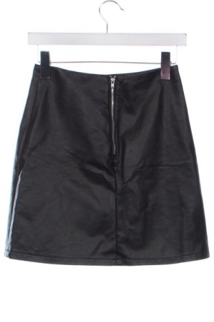 Кожена пола Primark, Размер XS, Цвят Черен, Цена 2,04 €