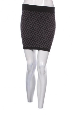 Пола Amisu, Размер S, Цвят Многоцветен, Цена 2,04 €