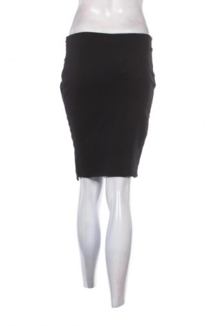 Пола Bershka, Размер S, Цвят Черен, Цена 2,04 €