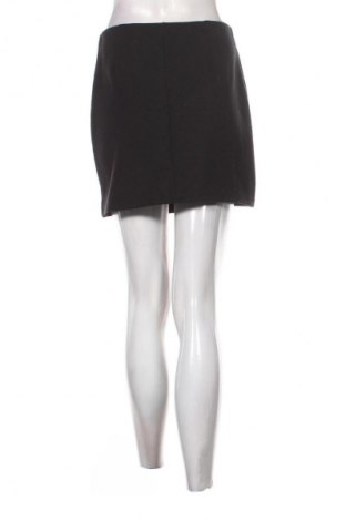 Пола Bershka, Размер M, Цвят Черен, Цена 2,04 €