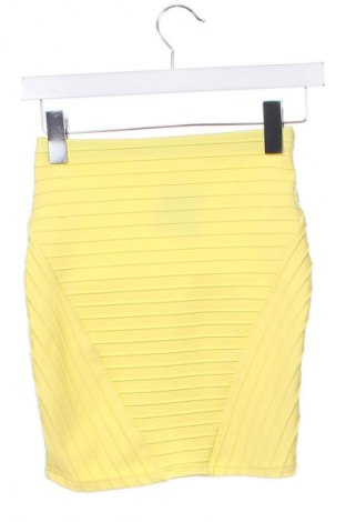 Пола Bershka, Размер XS, Цвят Жълт, Цена 3,06 €