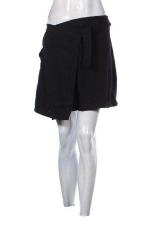 Пола C&A, Размер M, Цвят Черен, Цена 2,55 €