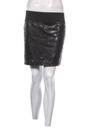 Пола Edc By Esprit, Размер M, Цвят Черен, Цена 2,04 €