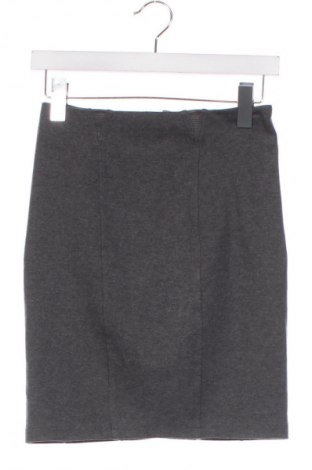 Пола Fame, Размер XS, Цвят Сив, Цена 2,04 €