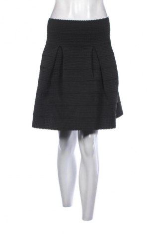 Пола H&M, Размер S, Цвят Черен, Цена 2,04 €