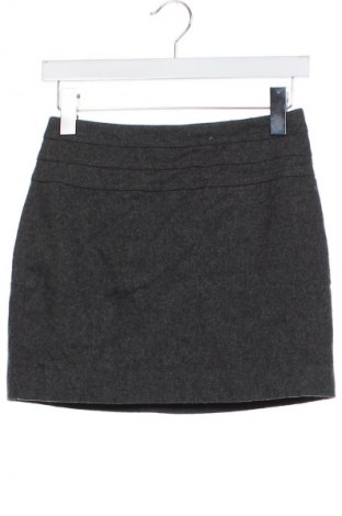 Пола H&M, Размер XS, Цвят Сив, Цена 2,04 €