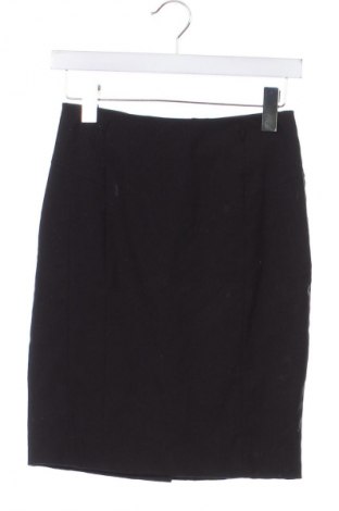 Пола H&M, Размер XS, Цвят Черен, Цена 2,04 €