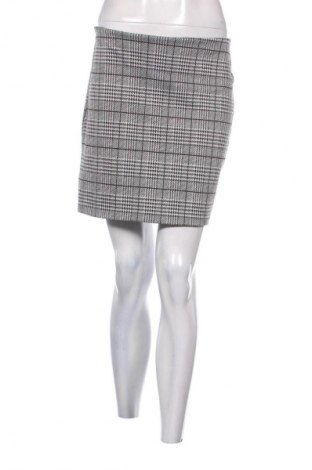 Пола H&M Divided, Размер S, Цвят Многоцветен, Цена 2,04 €