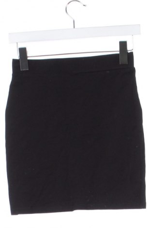 Пола H&M Divided, Размер XS, Цвят Черен, Цена 2,04 €