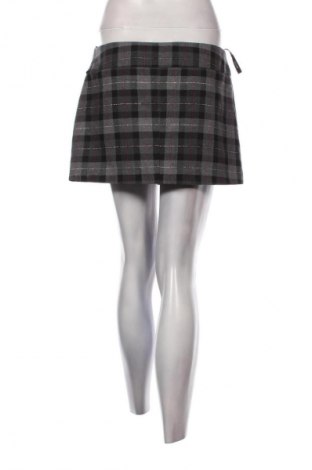 Пола Hype, Размер M, Цвят Многоцветен, Цена 2,04 €