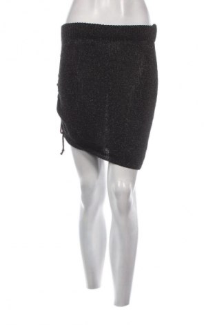 Пола Lvcilia, Размер S, Цвят Черен, Цена 2,04 €