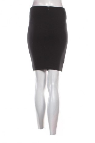 Пола Miss Chic, Размер S, Цвят Черен, Цена 2,04 €