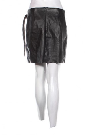 Пола ONLY, Размер M, Цвят Черен, Цена 2,55 €