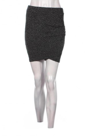 Пола ONLY, Размер S, Цвят Черен, Цена 2,04 €