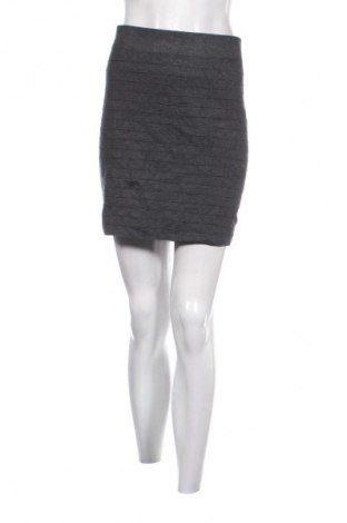 Пола Orsay, Размер L, Цвят Сив, Цена 2,04 €