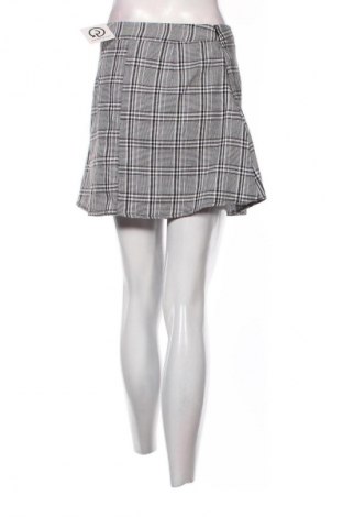 Пола Pretty Little Thing, Размер M, Цвят Многоцветен, Цена 2,04 €