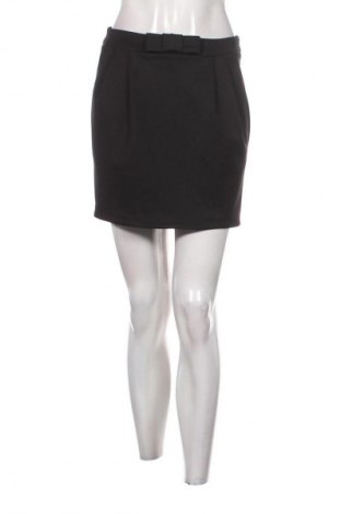 Пола River Island, Размер M, Цвят Черен, Цена 2,04 €