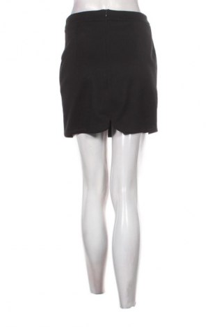 Пола River Island, Размер M, Цвят Черен, Цена 2,04 €