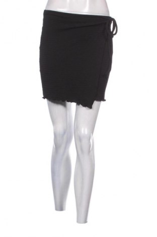 Пола SHEIN, Размер S, Цвят Черен, Цена 2,55 €