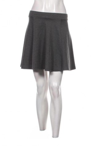 Пола Sinsay, Размер S, Цвят Сив, Цена 2,04 €