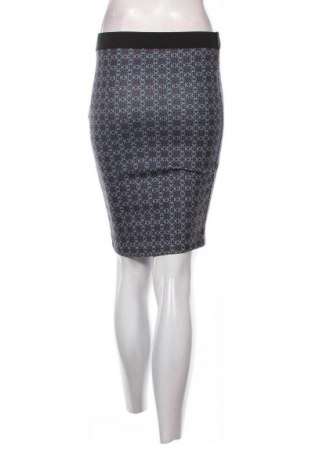 Пола Stradivarius, Размер M, Цвят Многоцветен, Цена 2,04 €