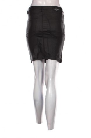 Пола Stradivarius, Размер S, Цвят Черен, Цена 2,04 €