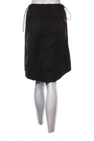 Пола Unbranded, Размер M, Цвят Черен, Цена 2,04 €