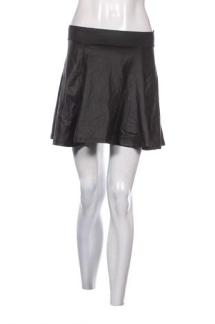 Пола Unbranded, Размер S, Цвят Черен, Цена 2,55 €