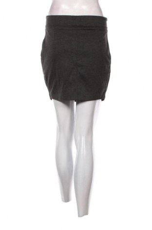 Пола Unbranded, Размер S, Цвят Сив, Цена 2,04 €