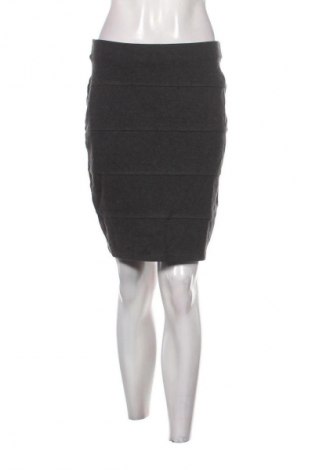 Пола Unbranded, Размер M, Цвят Сив, Цена 2,04 €