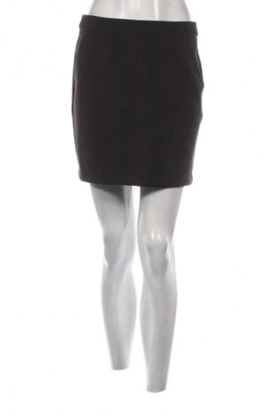 Пола Vero Moda, Размер S, Цвят Черен, Цена 2,04 €