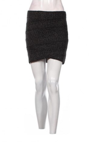 Пола Vero Moda, Размер M, Цвят Черен, Цена 2,04 €