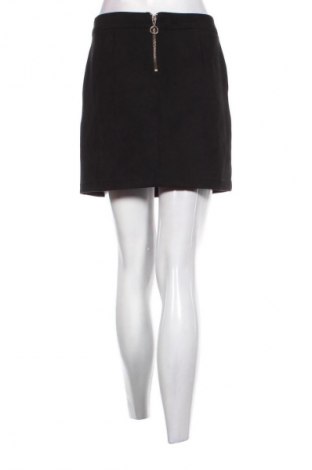 Пола Vero Moda, Размер M, Цвят Черен, Цена 2,04 €