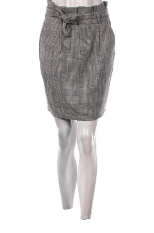 Пола Vero Moda, Размер S, Цвят Многоцветен, Цена 2,04 €