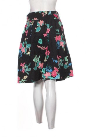 Пола Yessica, Размер S, Цвят Многоцветен, Цена 3,57 €