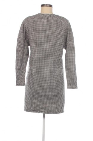 Šaty  Bershka, Velikost M, Barva Vícebarevné, Cena  49,00 Kč