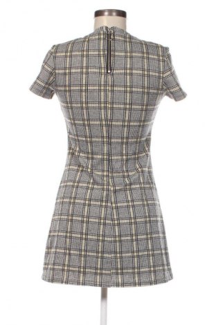 Рокля H&M Divided, Размер M, Цвят Многоцветен, Цена 3,57 €