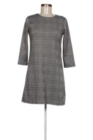 Рокля Stradivarius, Размер S, Цвят Многоцветен, Цена 2,04 €