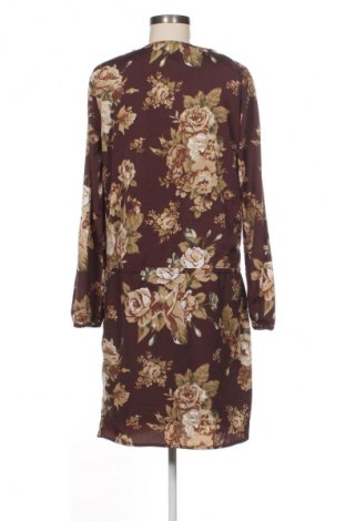 Рокля Vero Moda, Размер L, Цвят Многоцветен, Цена 4,09 €