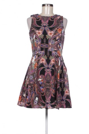 Рокля Vero Moda, Размер S, Цвят Многоцветен, Цена 2,55 €