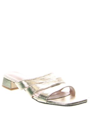 Чехли Unbranded, Размер 35, Цвят Златист, Цена 26,00 €