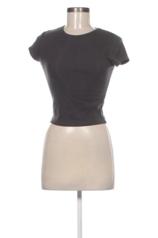 Dámská halenka Bershka, Velikost M, Barva Šedá, Cena  283,00 Kč