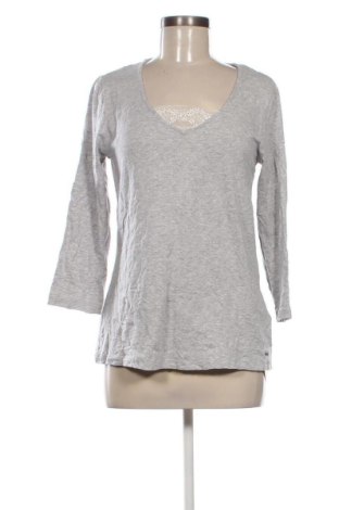 Damen Shirt Essentiel, Größe L, Farbe Grau, Preis 31,99 €
