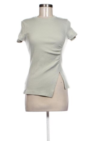 Дамска блуза Mohito, Размер M, Цвят Зелен, Цена 9,33 €