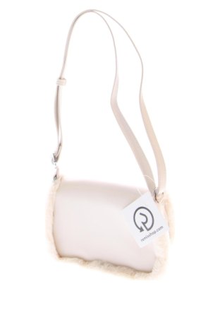 Дамска чанта Bershka, Цвят Бежов, Цена 9,20 €