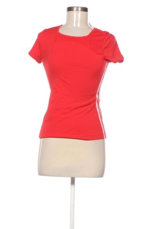 Damski T-shirt Adidas, Rozmiar M, Kolor Czerwony, Cena 80,38 zł